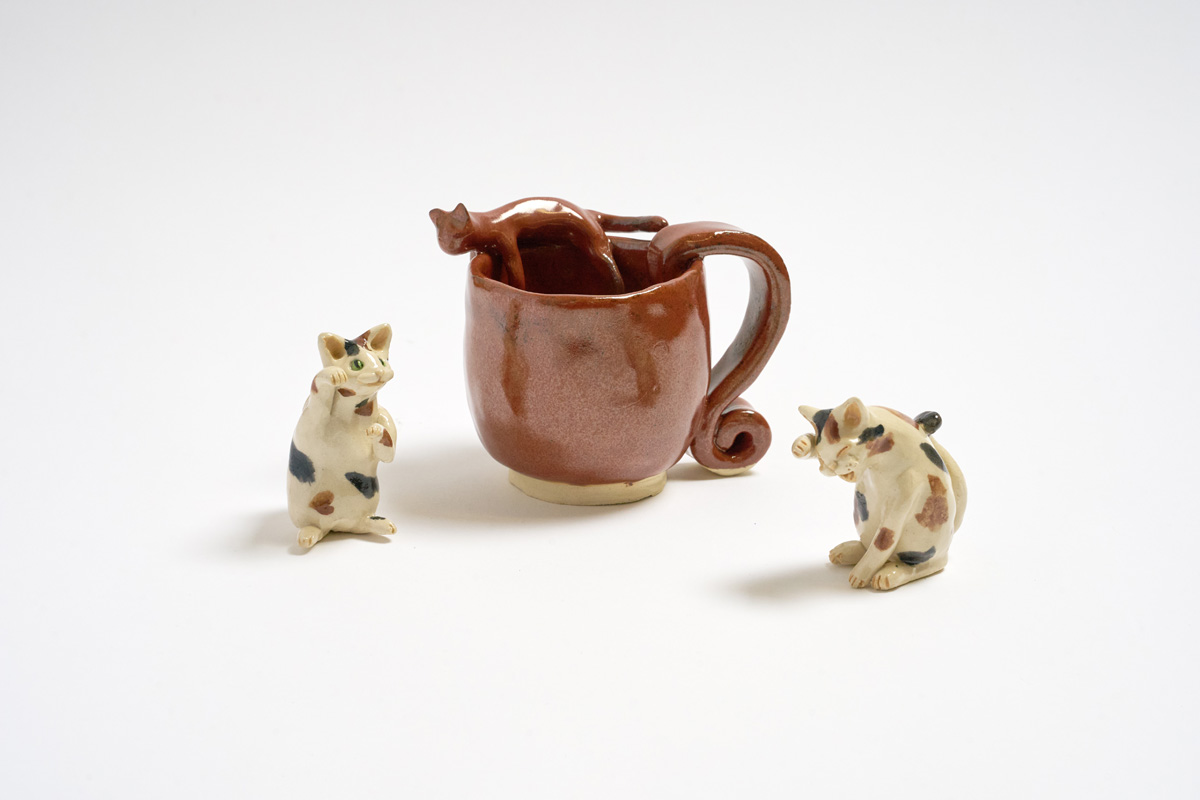 ネコのコップとオブジェ