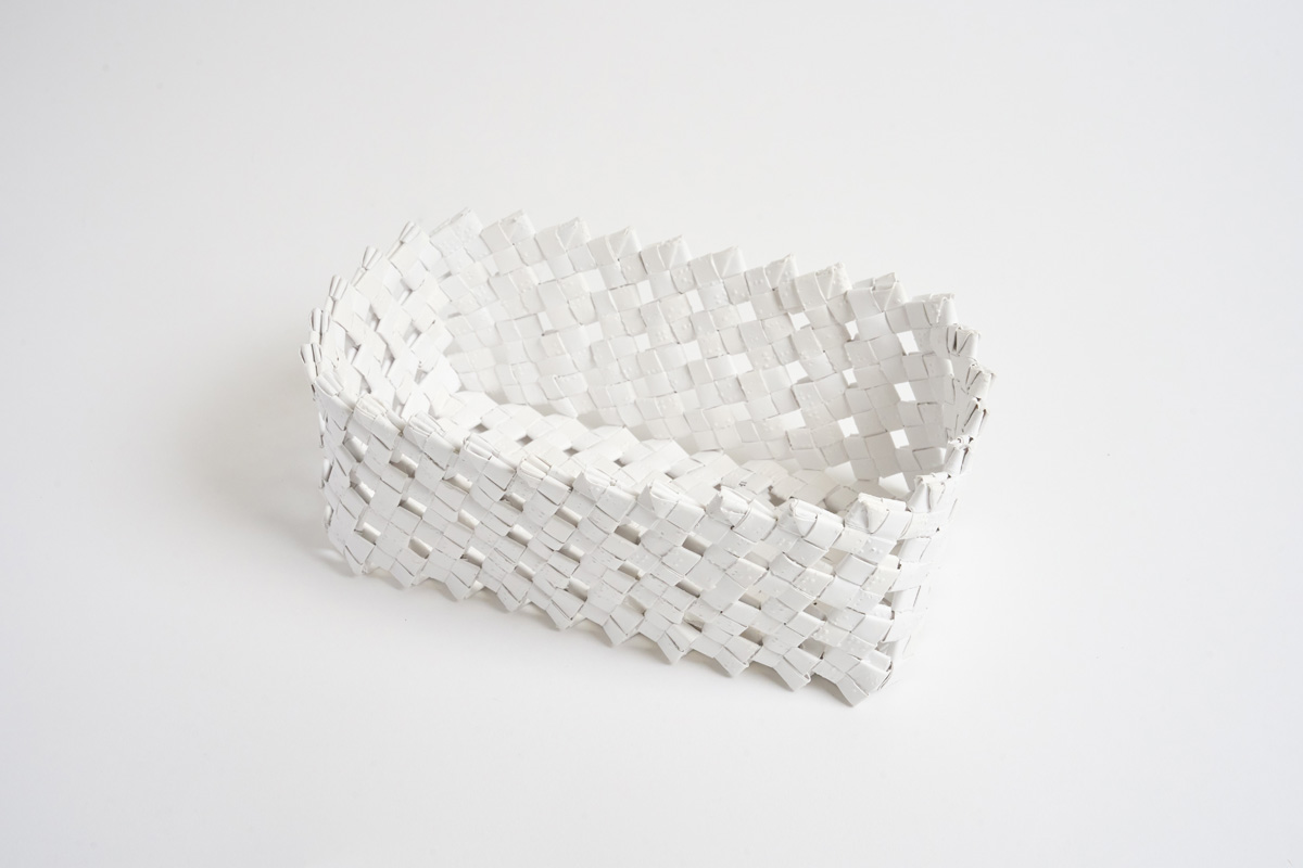 点字用紙の籠(箱ティッシュ入れ)